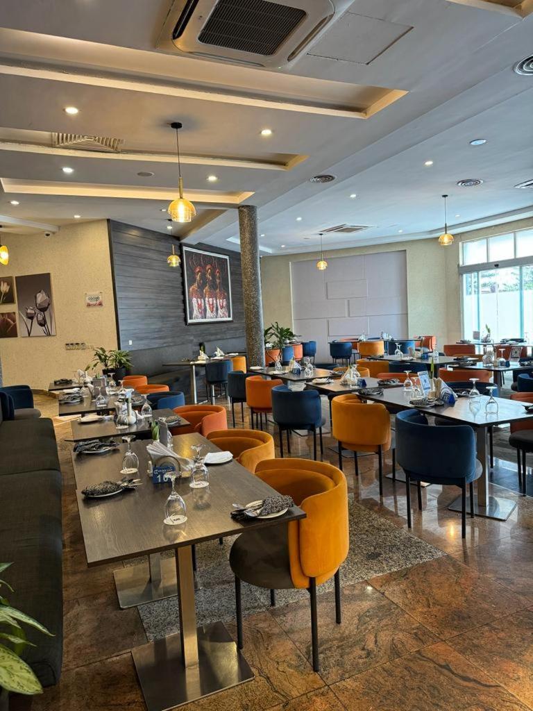 מלון Golden Tulip איבאדן מראה חיצוני תמונה