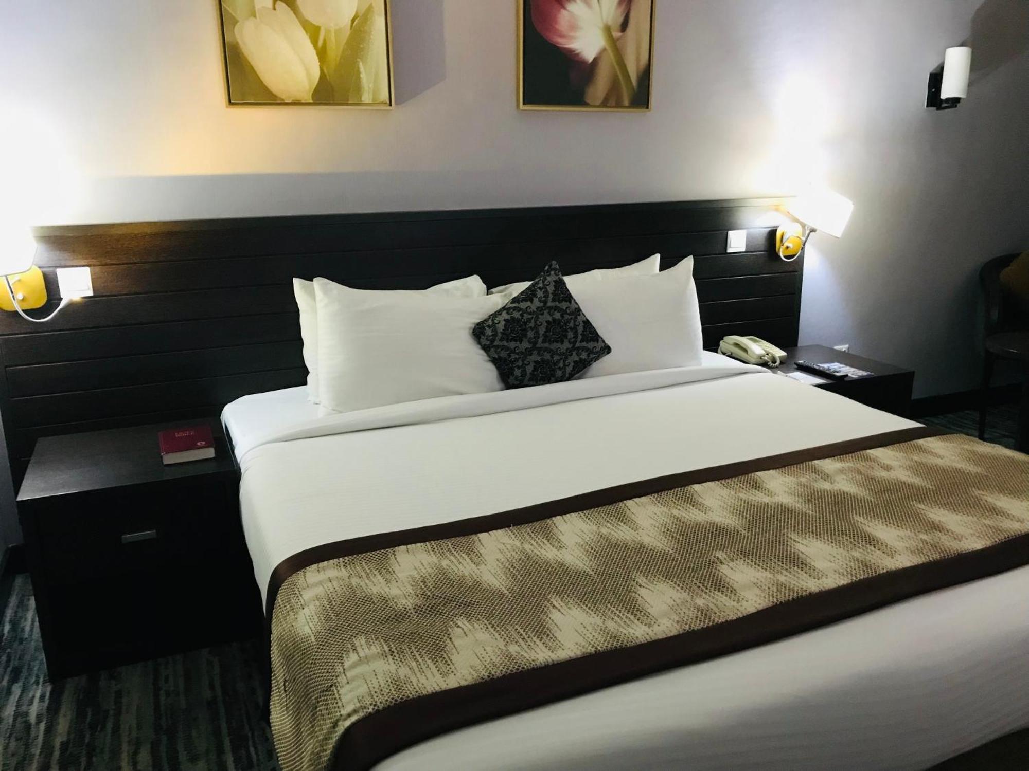 מלון Golden Tulip איבאדן מראה חיצוני תמונה