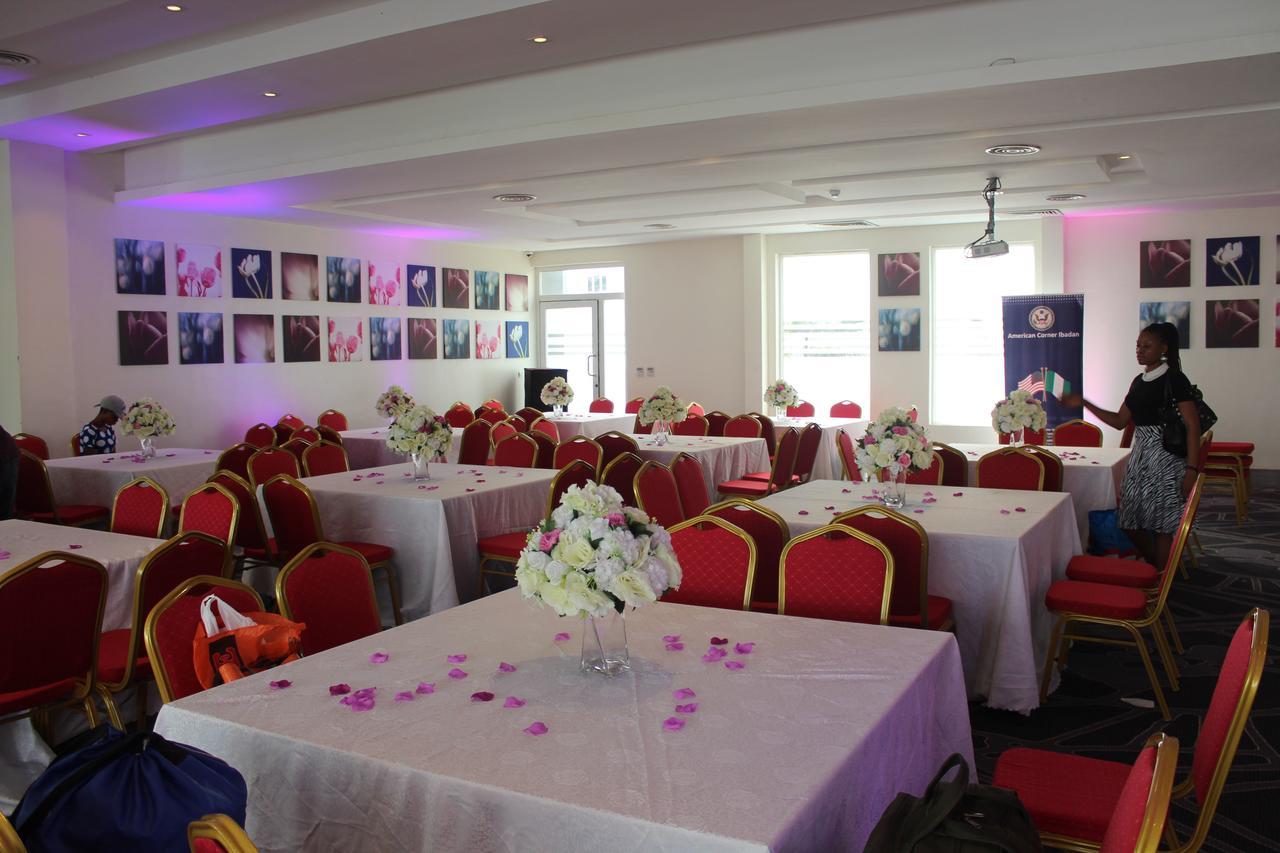 מלון Golden Tulip איבאדן מראה חיצוני תמונה