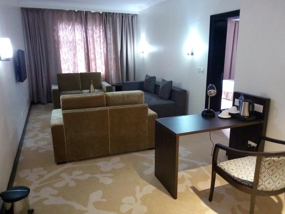 מלון Golden Tulip איבאדן מראה חיצוני תמונה